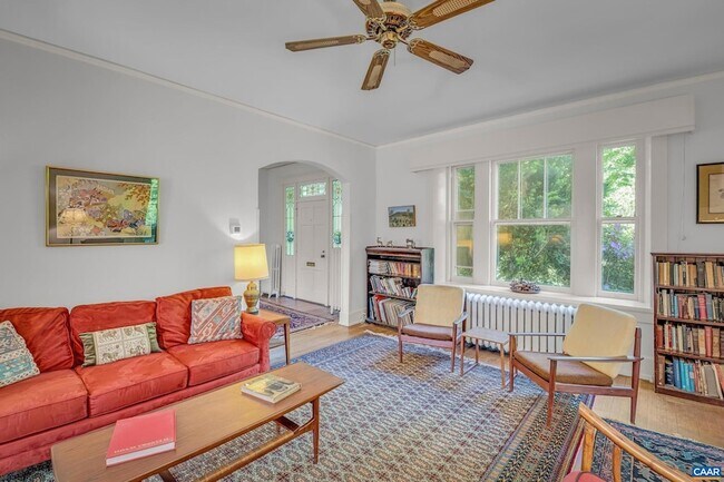 Building Photo - 502 Park Hill