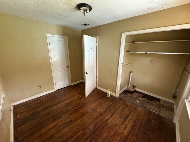 Building Photo - 4071 Grey Rd