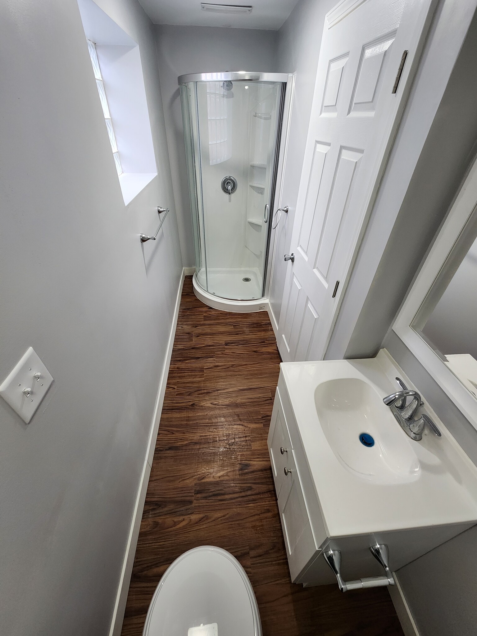 2023 newly-remodeled bathroom - 7302 Columbia Ave
