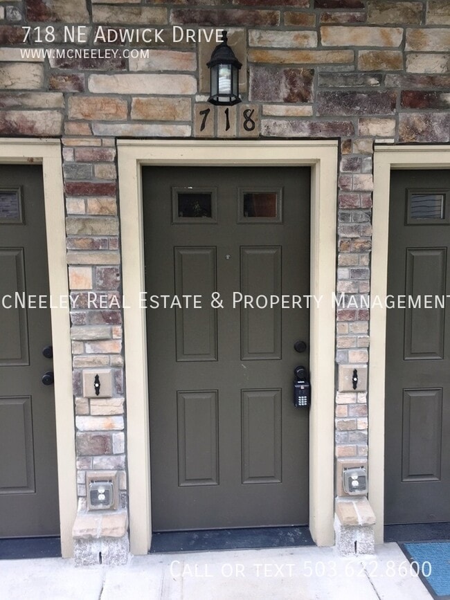 Building Photo - 718 NE Adwick Dr
