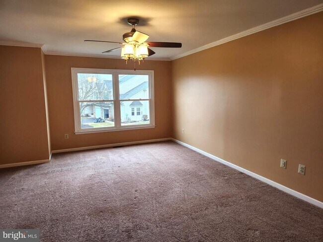 Building Photo - 449 Oakmont Ct