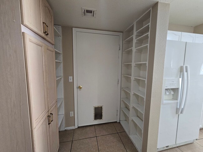 Building Photo - Townhome in Dreamy Summerlin Area -8417 Ma...