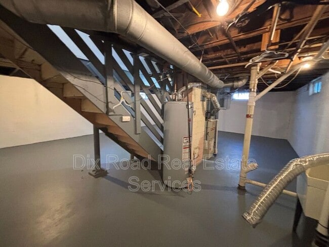 Building Photo - 1445 Southlyn Dr