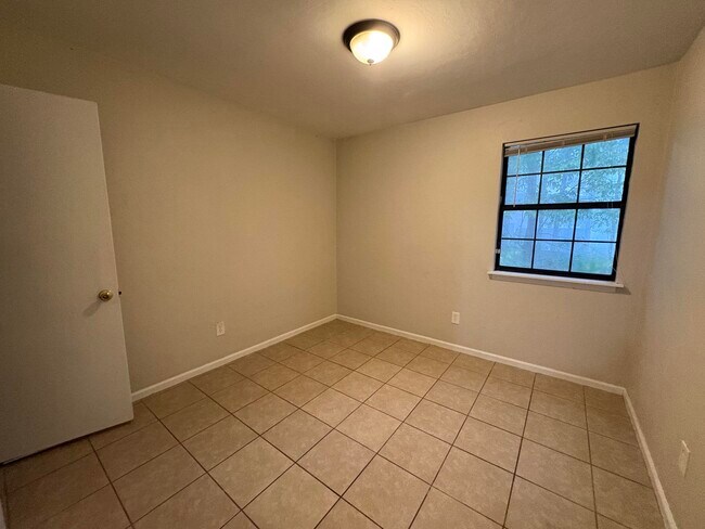 Building Photo - 211 Parkbrook Cir