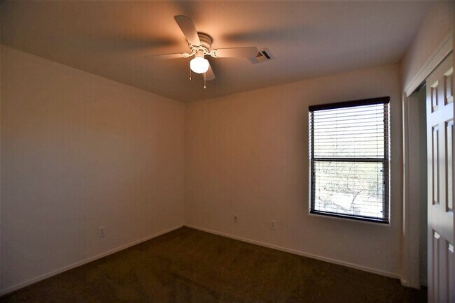 Building Photo - 4 Bed 2.5 Bath in Power Ranch! Hurry on this one, Corner lot!