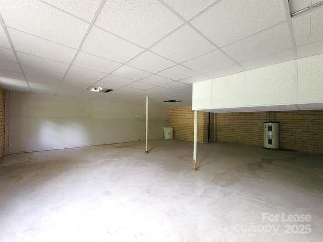 Building Photo - 210 N Salisbury Ave