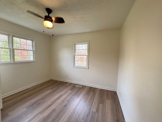 Building Photo - Cute ranch layout 3 bedroom 1 bath home in Hiram!