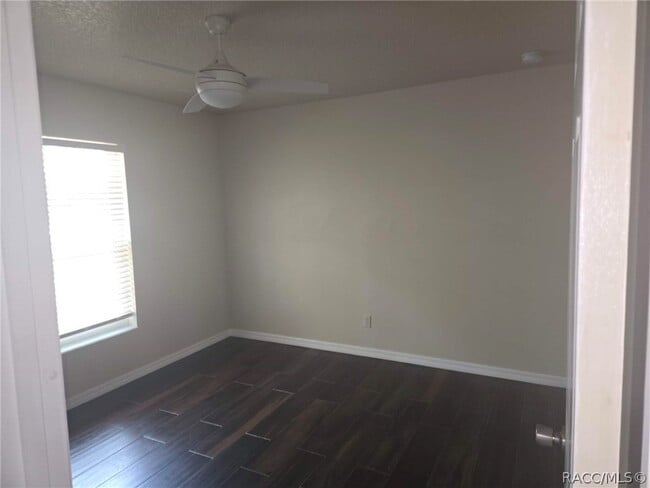 Building Photo - 5835 N Decarlo Dr