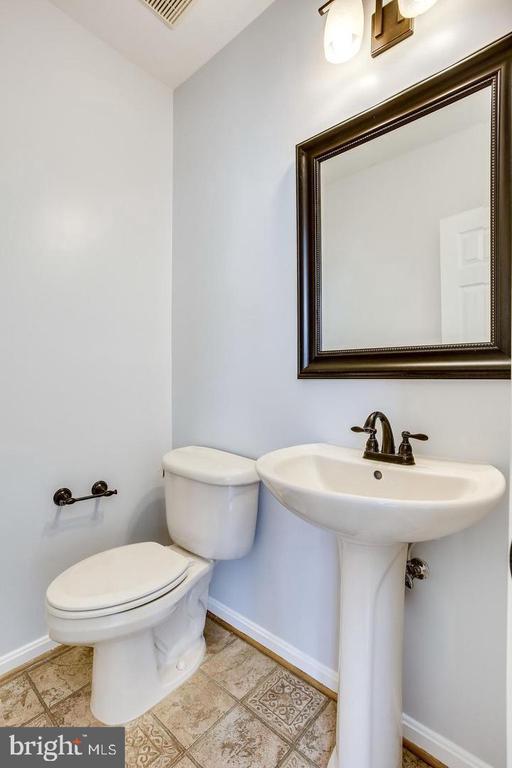 Building Photo - 25242 Dunvegan Square