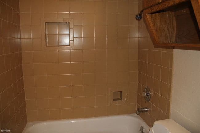 Building Photo - 2 br, 1 bath Apartment - 4243 Family Tree