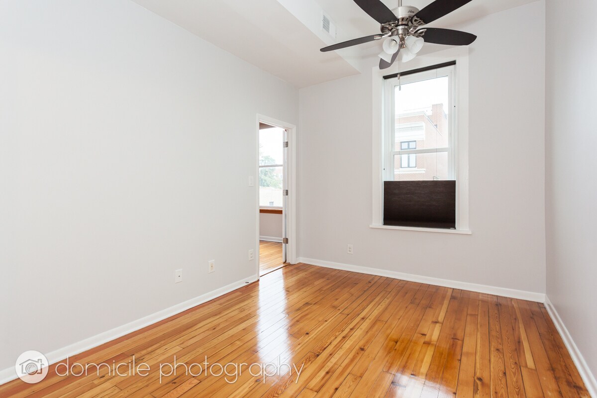 Building Photo - 2204 N Clybourn Ave