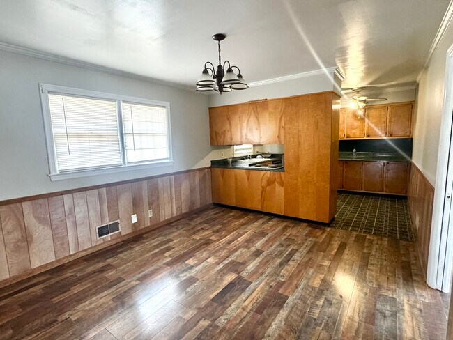 Building Photo - 318 Leola Dr