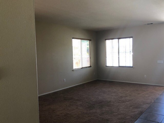 Building Photo - Camelot