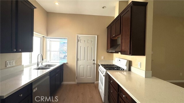 Building Photo - 16 Willow Tree Ln