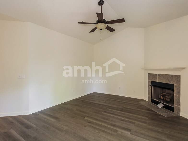 Building Photo - 117 Delham Ct
