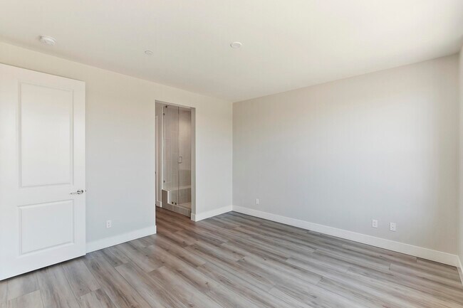 Building Photo - 51600 Sidewinder Dr
