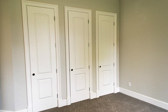 Building Photo - 5545 Navarro St