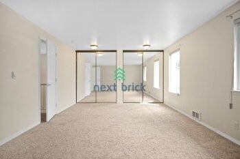 Building Photo - Welcome to this charming 2 bedroom, 2.5 bathroom townhouse in Bothell.