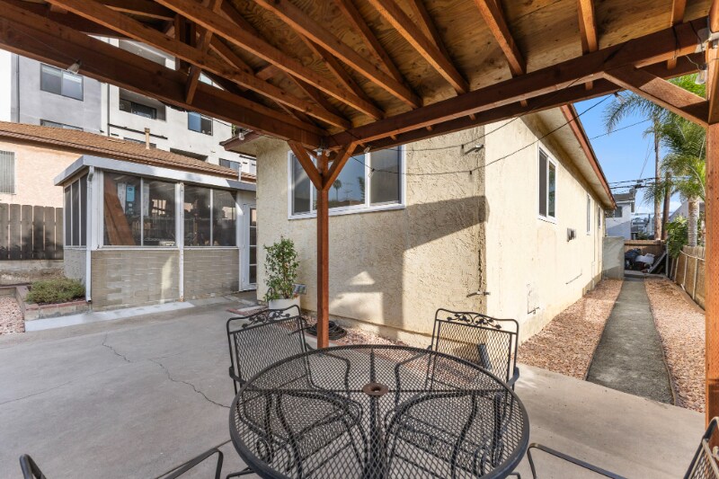 Building Photo - 5537 Lauretta St