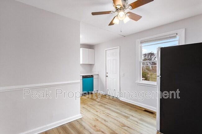 Building Photo - 501 Hazelhurst Ave