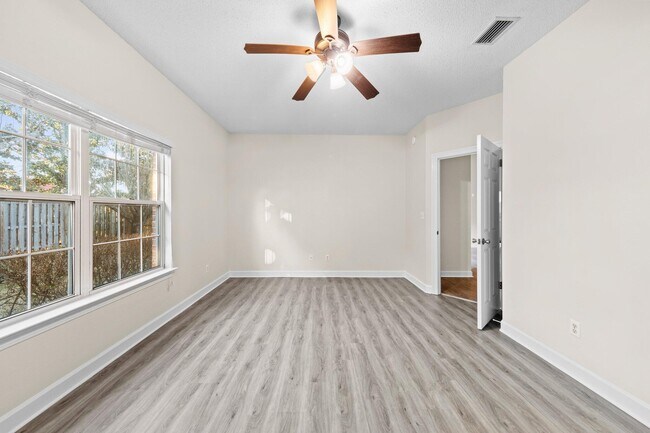 Building Photo - 1472 The Crossings