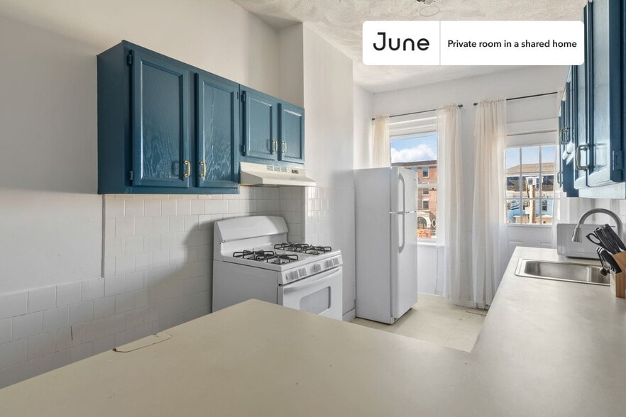 Building Photo - Room in Shared 4 bed/1 bath home in Allston