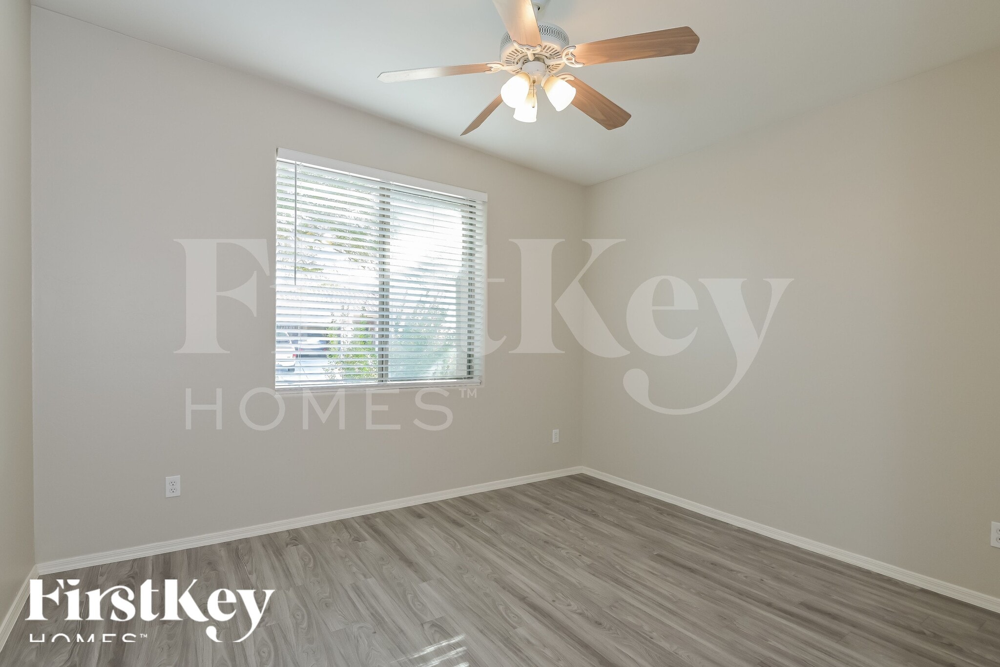 Building Photo - 8551 N Rolling River Dr