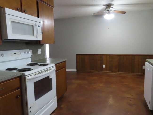 Building Photo - Cozy 2 Bedroom 1 Bath in Whitehouse