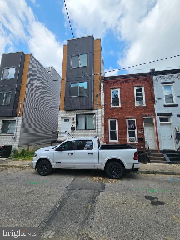 Primary Photo - 1856 N Marston St