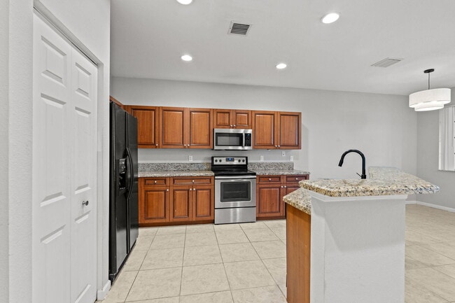 Building Photo - 1411 Lucaya Dr