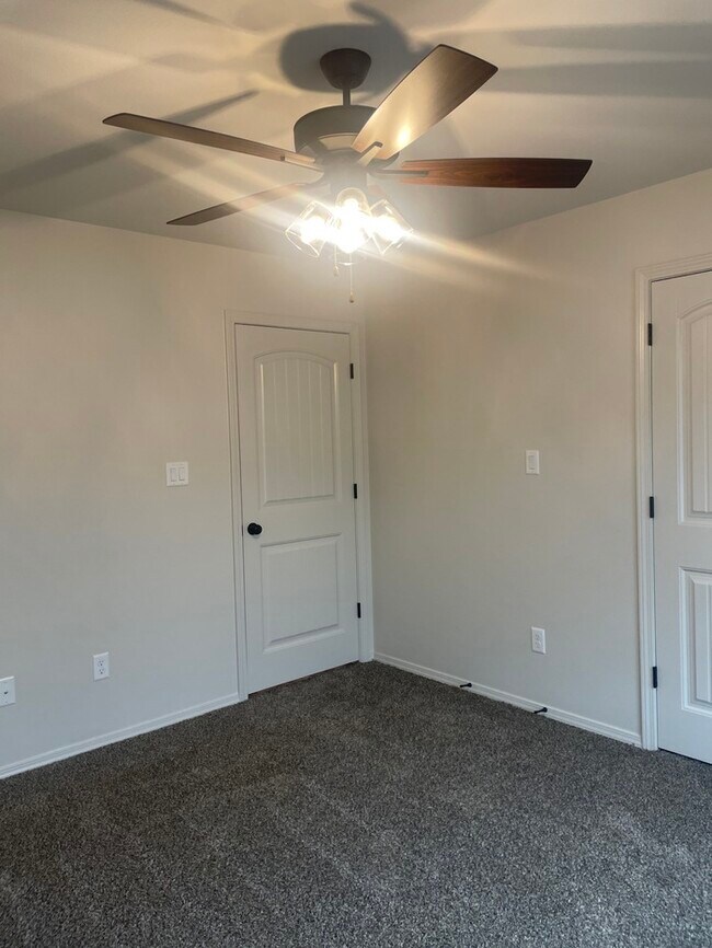 Building Photo - 1048 Heritage Way