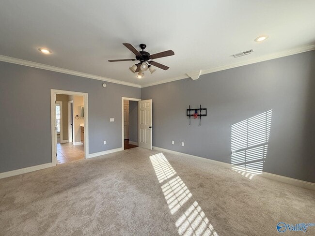 Building Photo - 118 Crystal Lake Dr