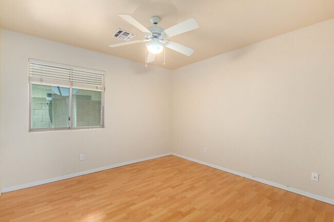 Building Photo - Spacious 3 Bed, 2 Bath Home in Boulder Creek