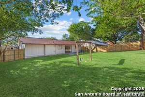 Building Photo - 922 Saddlebrook Dr