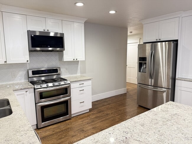 Building Photo - 1729 Colchester Ct