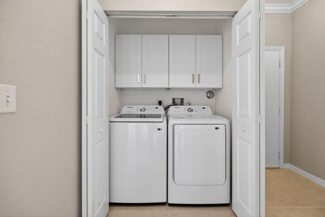 Building Photo - 160 Village Blvd