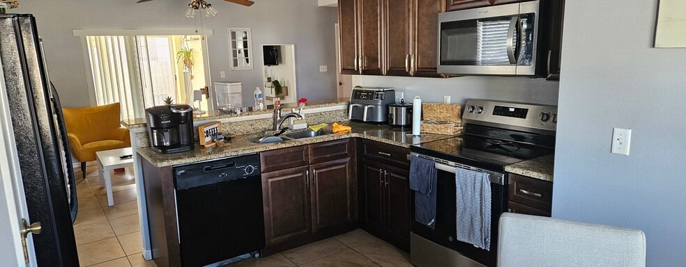 Building Photo - 7338 Marseille Cir