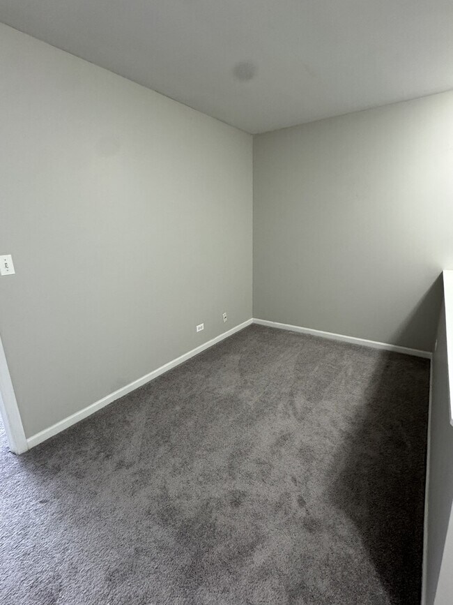 Building Photo - 309 Springbrook Trail S