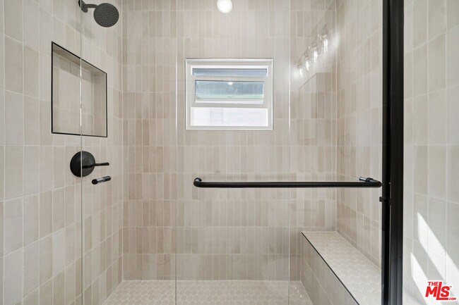 Building Photo - 1027 N Gardner St