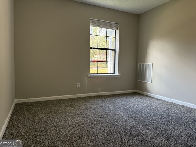 Building Photo - 731 Moon Bridge Rd