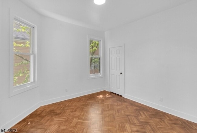 Building Photo - 44 Farley Ave