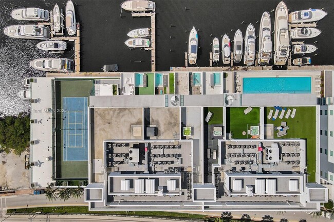 Building Photo - 400 Sunny Isles Blvd