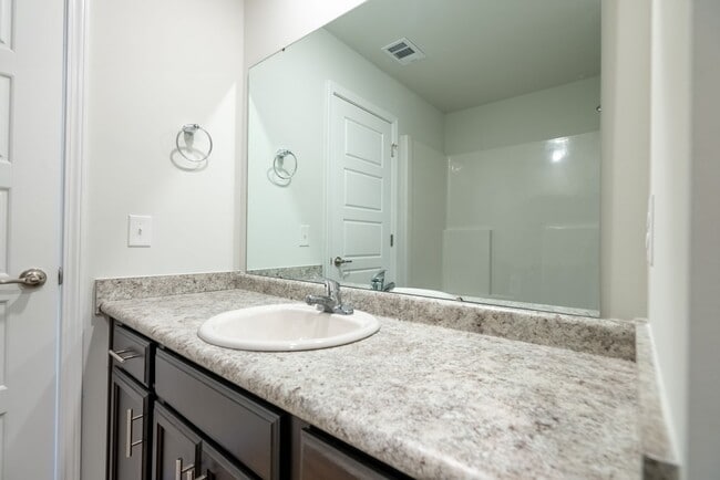 Building Photo - Oglethorpe Landing - 103
