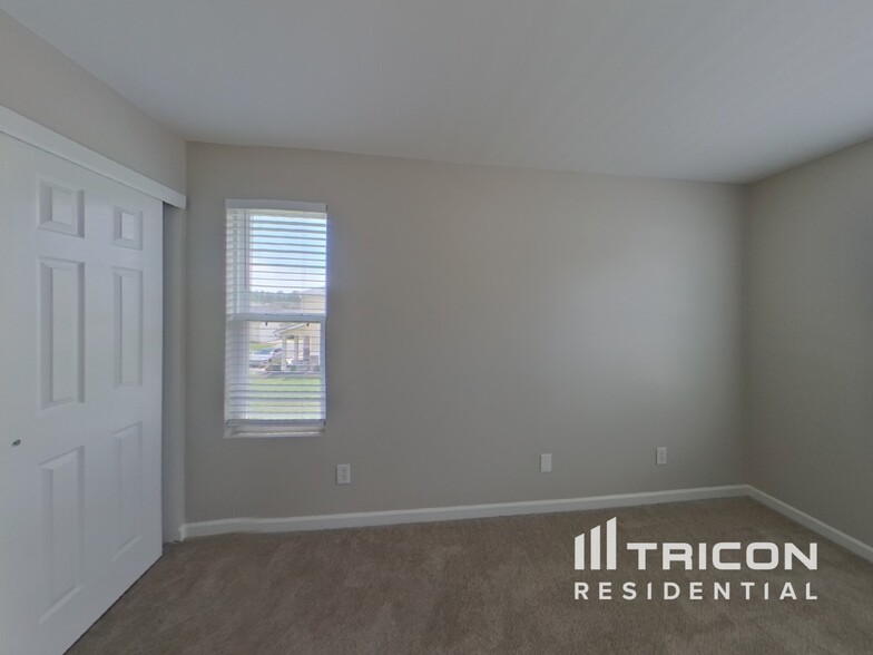 Building Photo - 3645 Roseman Landing
