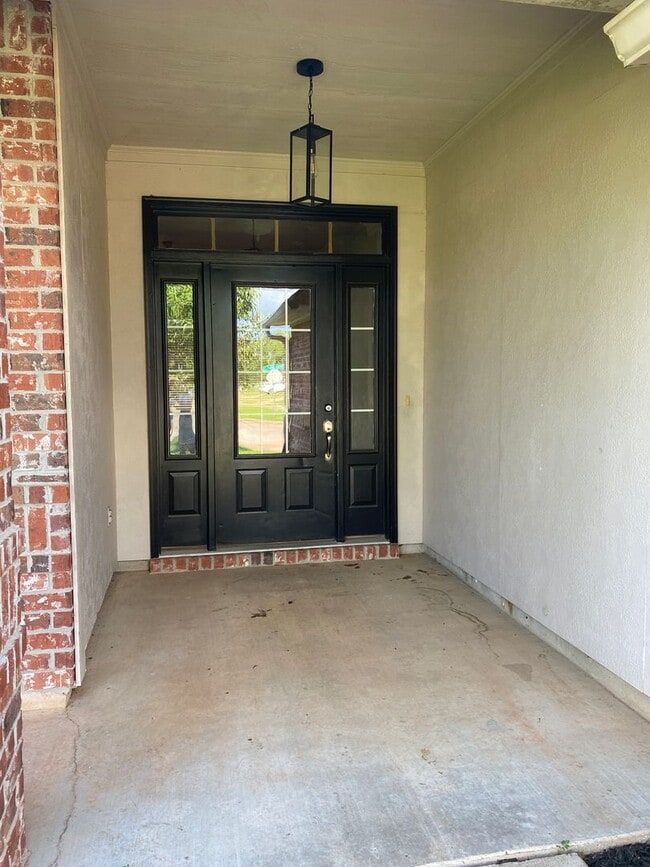 Building Photo - Golden Meadows Rental