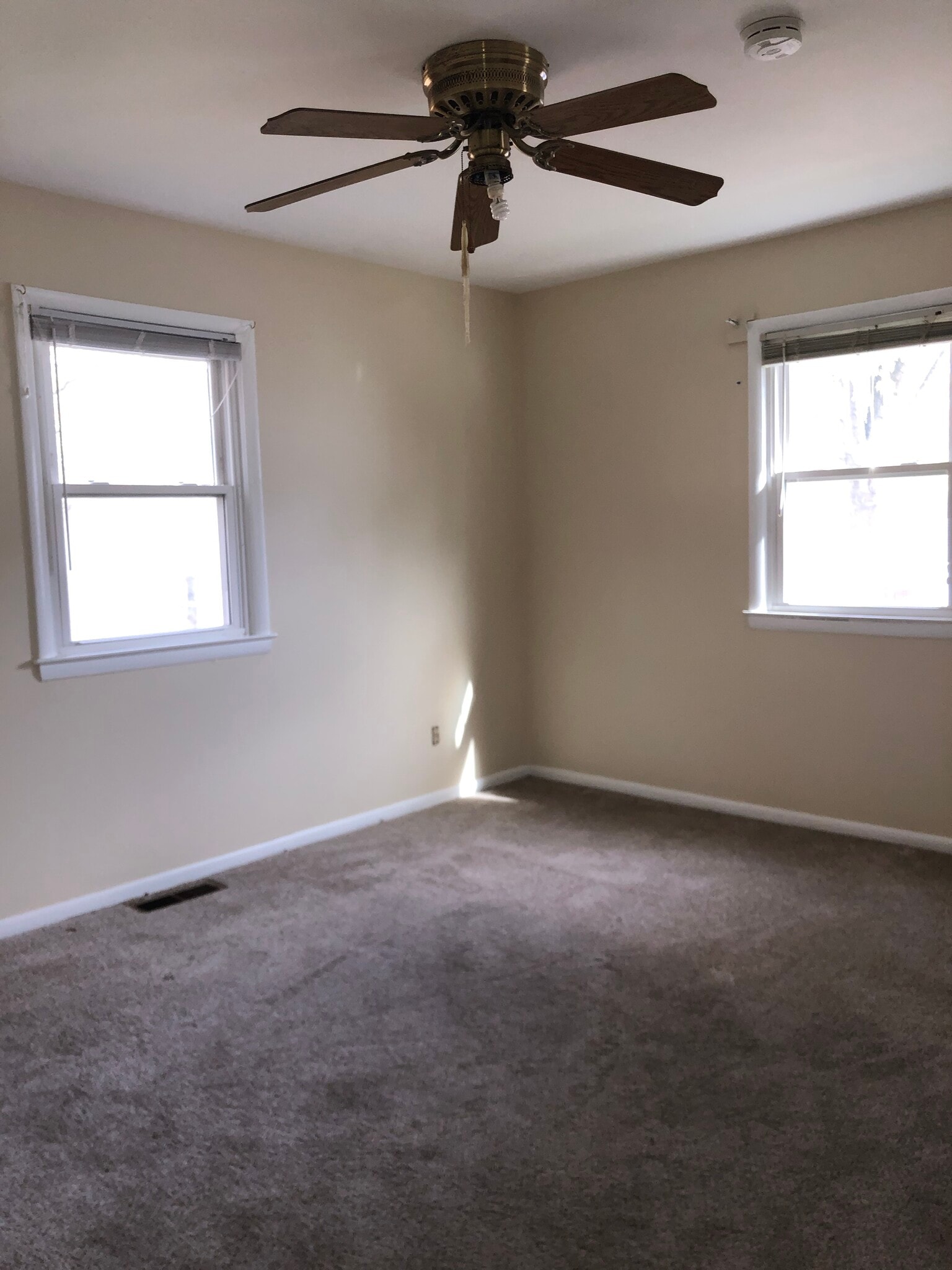 BEDROOM - 5112 Hollywood Rd