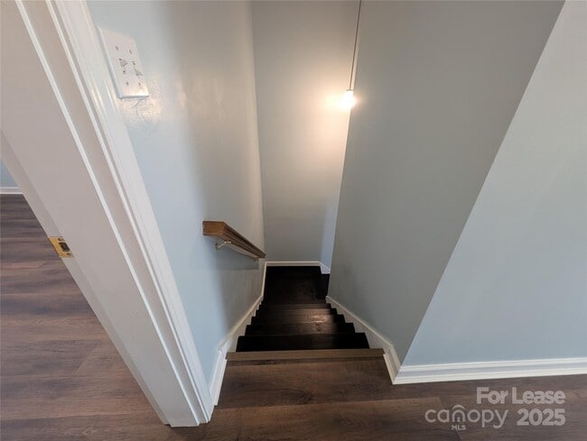 Building Photo - 1505 Flintwood Dr