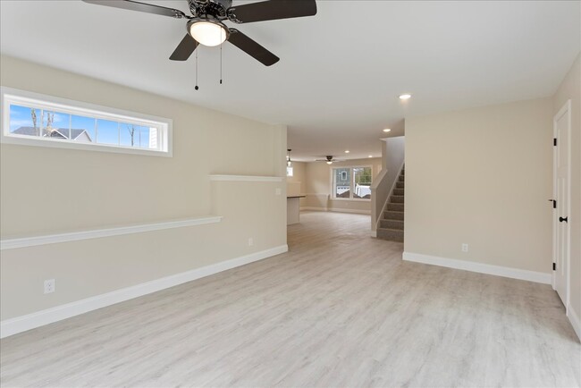 Building Photo - 12 Casey Ln