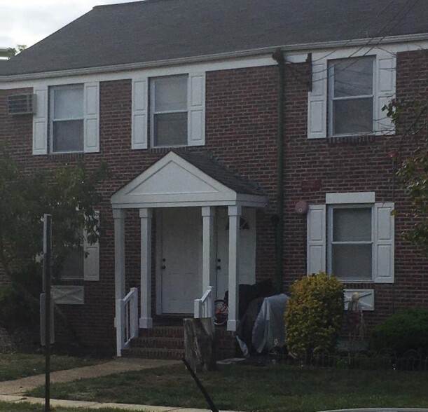 Exterior - Maple Court Apartments