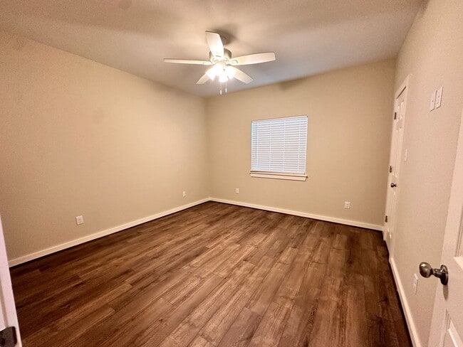 Building Photo - 3 Bed House Close to Historical Downtown Bryan